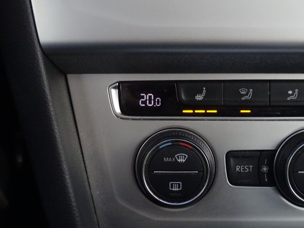Volkswagen Passat variant 1.4 tsi act highline business automaat | pano | c