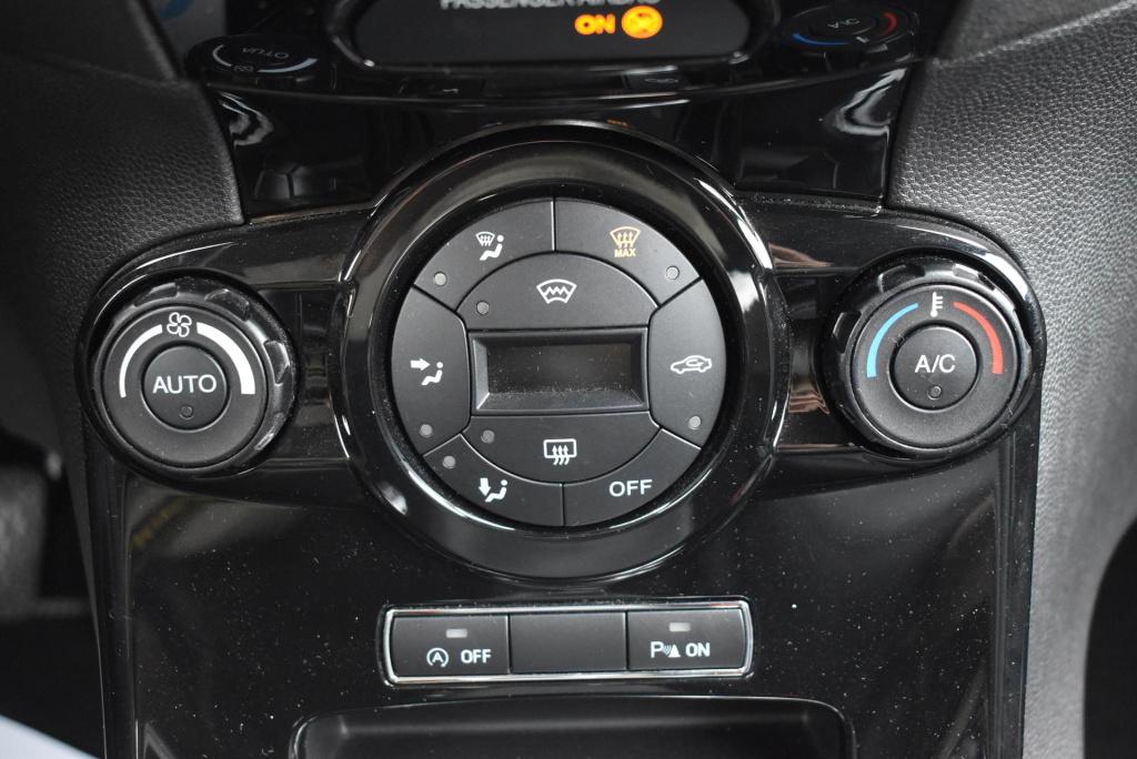 Ford Fiesta 1.0 ecoboost titanium | climate control | cruise control | trek