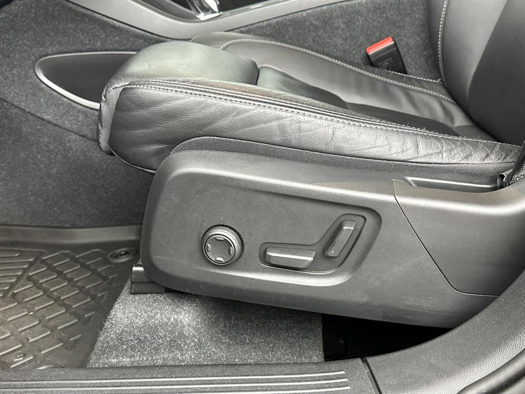 Volvo XC40 t5 262pk recharge ultra dark| adap.cruise| pano| 360camera| trek