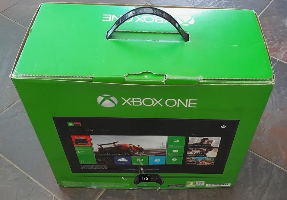 Xbox one console met controller in originele DOOS