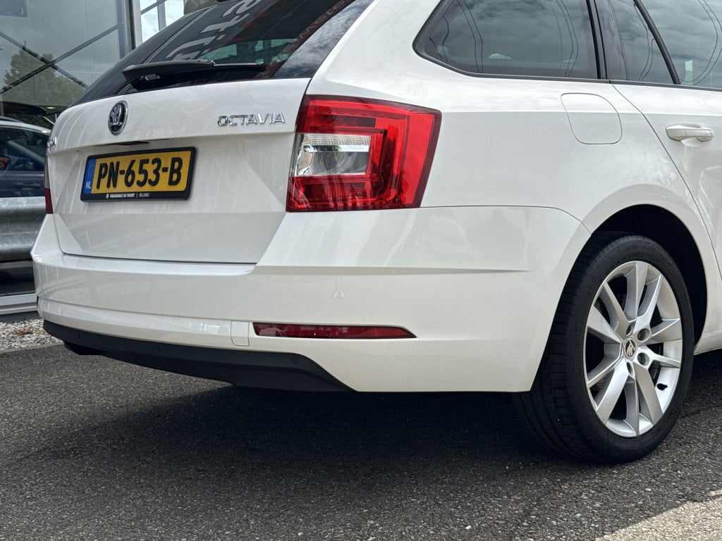 Skoda Octavia combi 1.0 tsi ambition business | nl-auto | navi | carplay | 