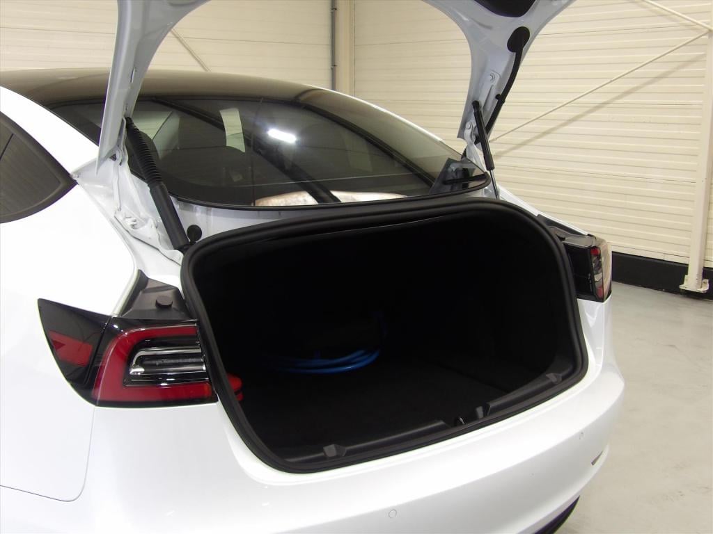 Tesla Model 3 standard 60 kwh plus rwd