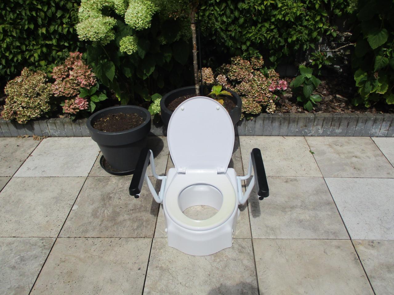 Zgan Toilet verhoger  met afneembare / wegklapbare armleuningen