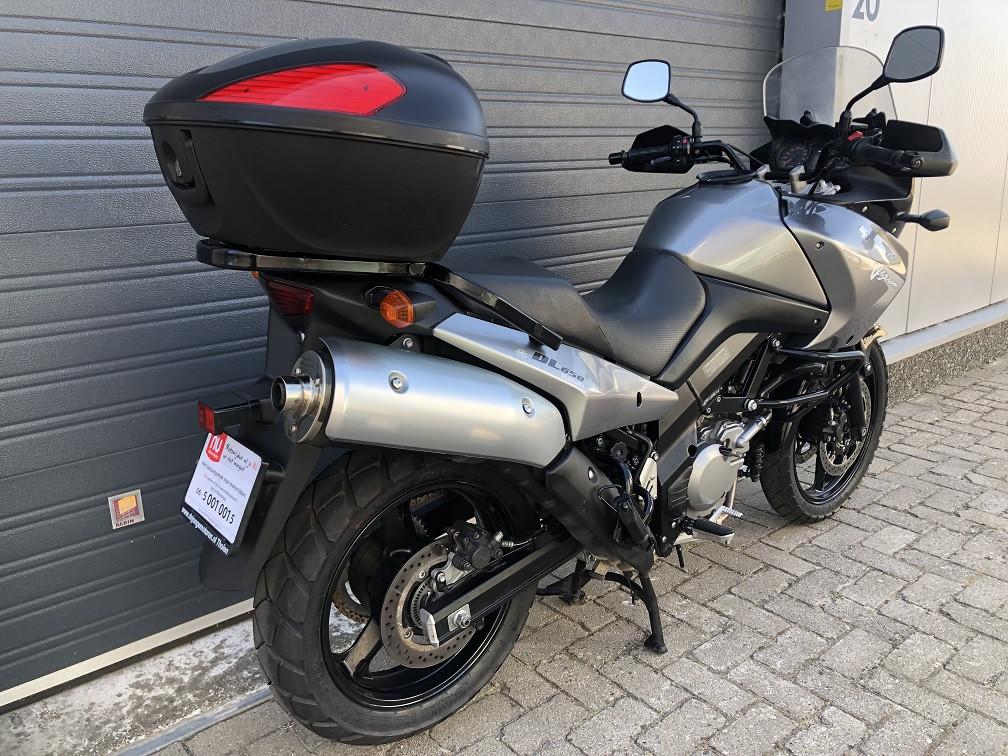 Complete Suzuki DL650 ABS uit 2008 met 30dkm, nieuwe banden etc €3795,-