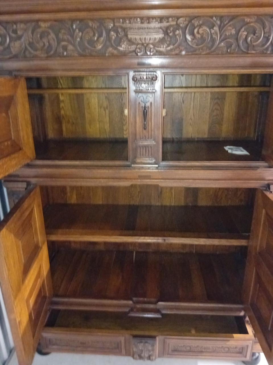 Te koop Eikenhouten Keeftkast