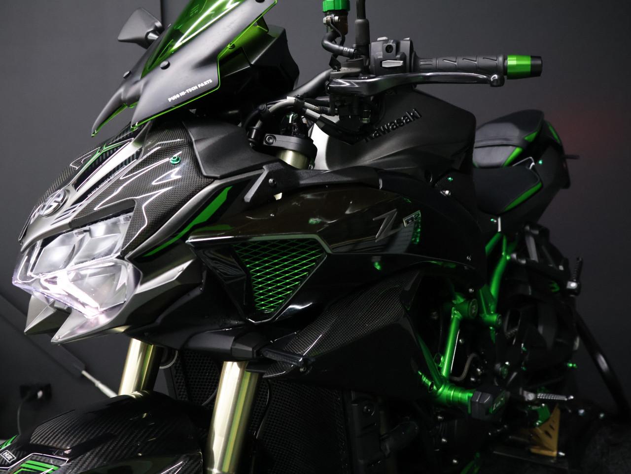 Z H2 SE PERFORMANCE | Carbon