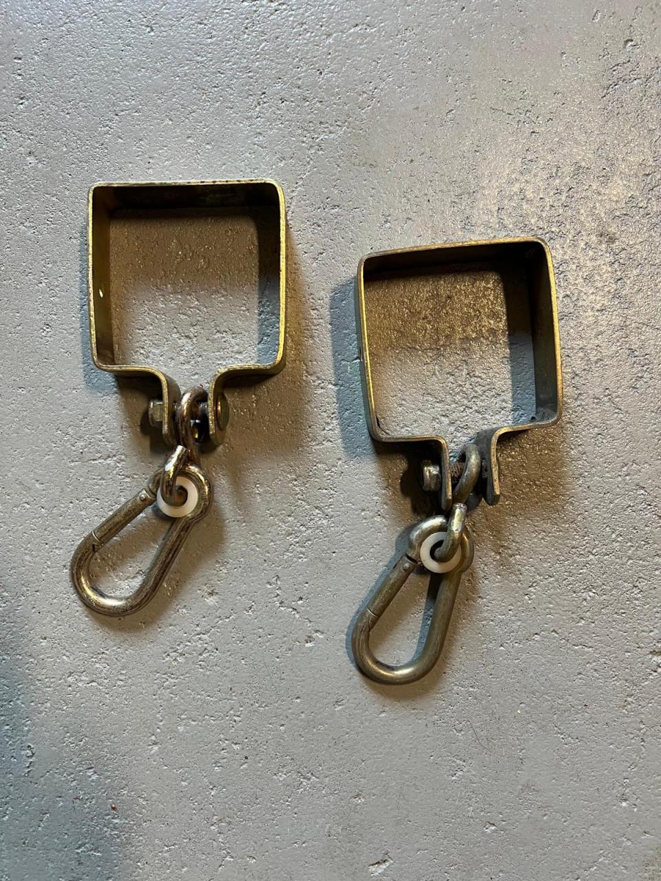 Te koop: 2 Schommelhaken