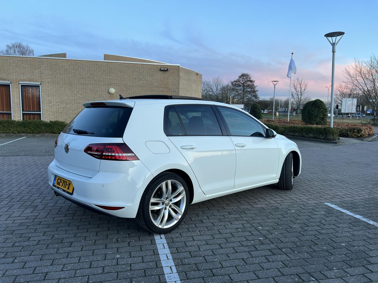 Volkswagen Golf 7 1.2 TSI HIGHLINE | PANO | NL-AUTO | DEALERONDERHOUDEN