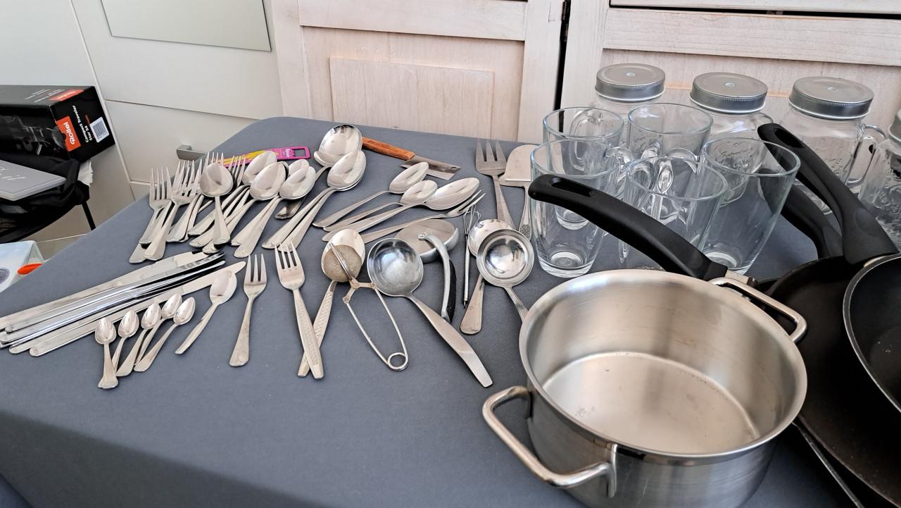 Pannen, glazen, bestek enz.