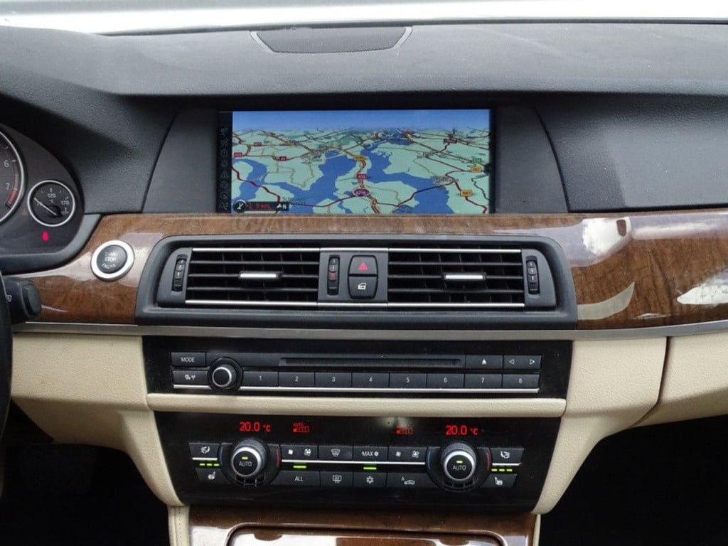 BMW 5 Serie 523i high executive pano | comfortstoelen | stoelverwarming!