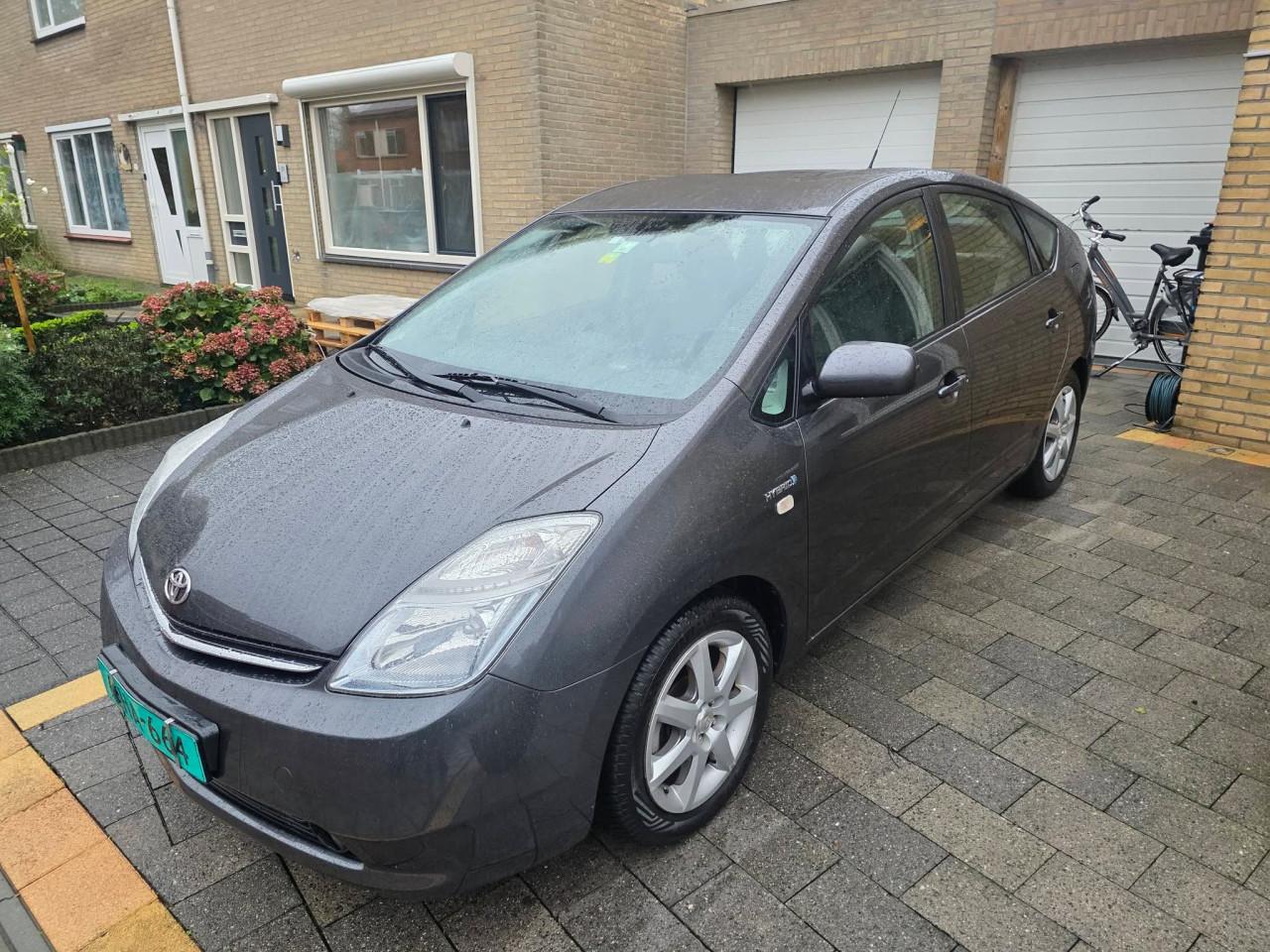 Tekoop zeer mooie Toyota Prius 1.5 Business Edition Automaat