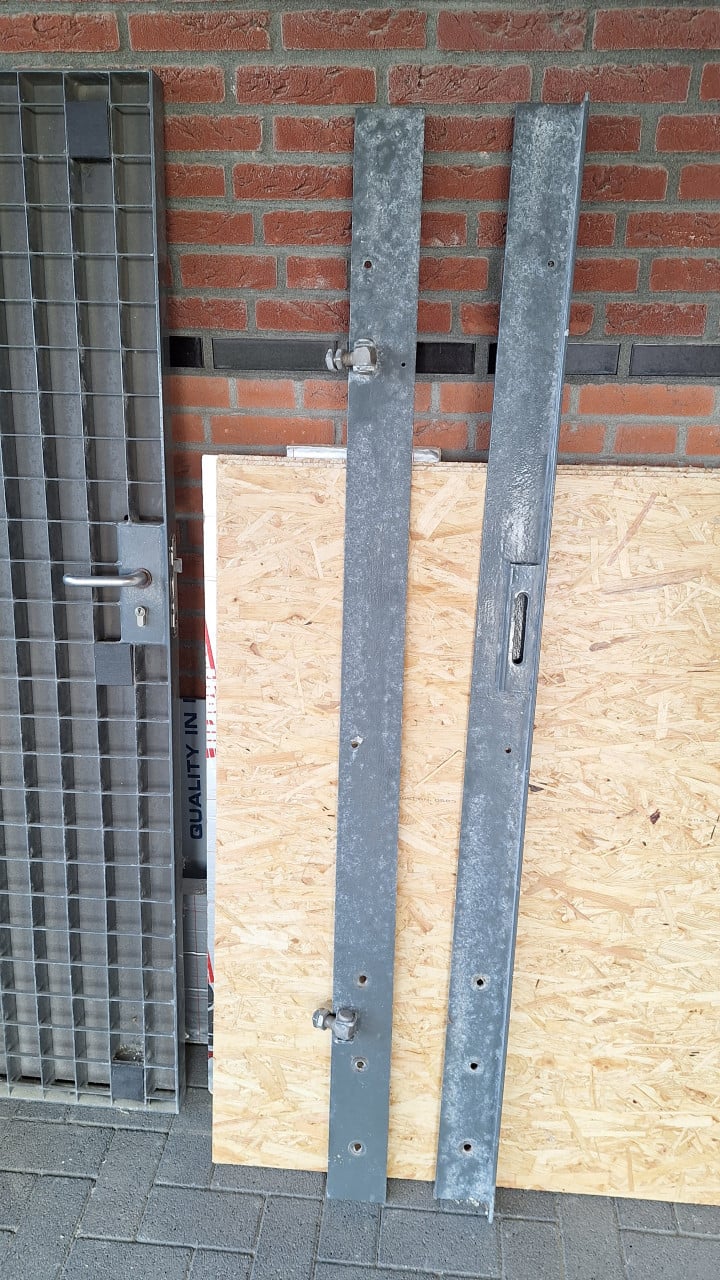 Stalen tuinpoort