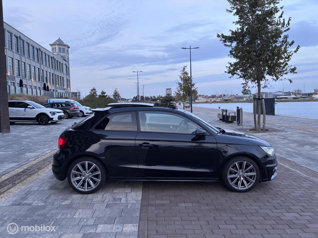 Audi A1 1.4 TFSI S-Line Panorama Automaat km205.202 Nap BJ2011