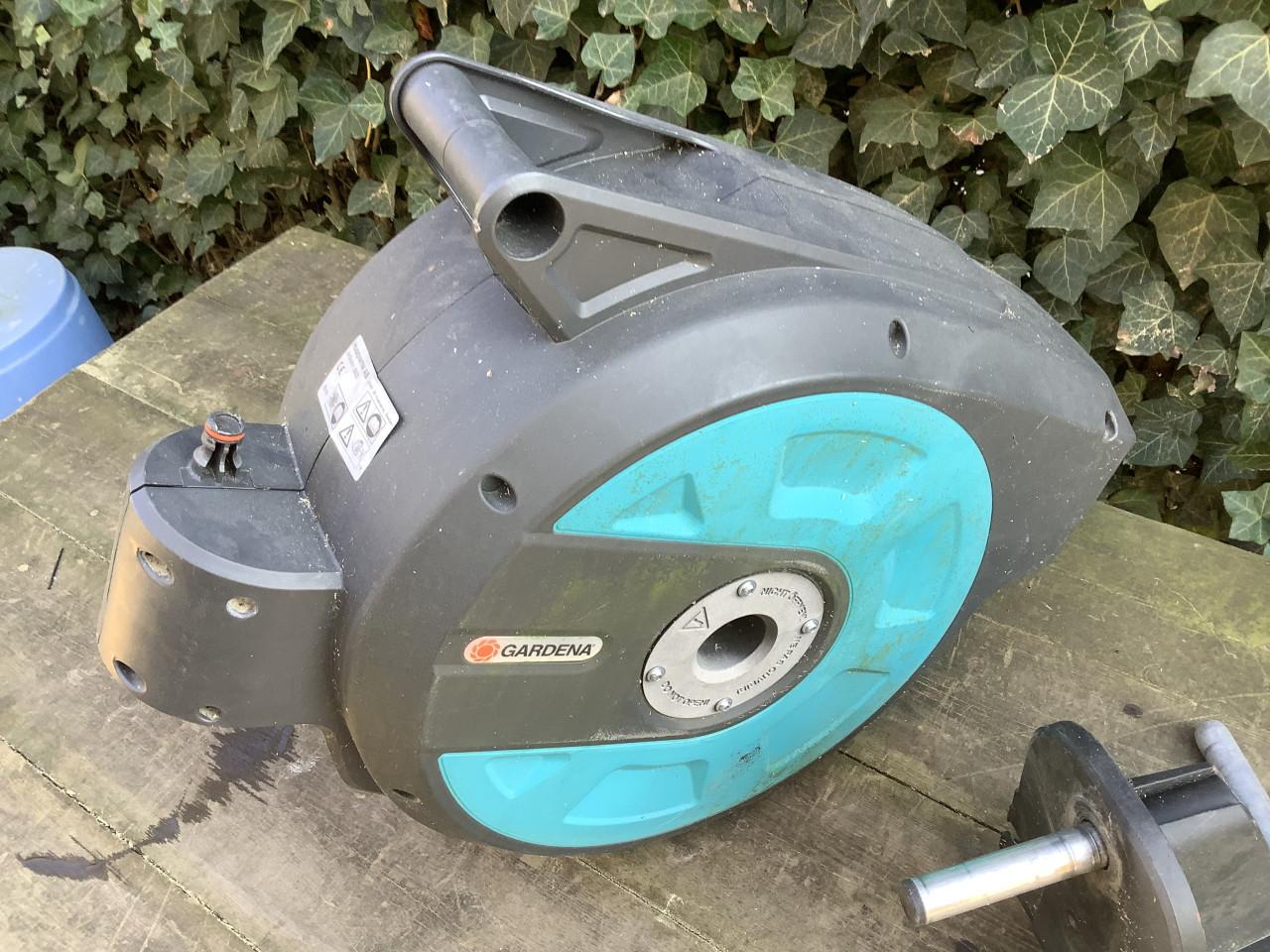 Gardena type 8022 tuinslanghaspel, inclusief tuinslang van 15 meter.
