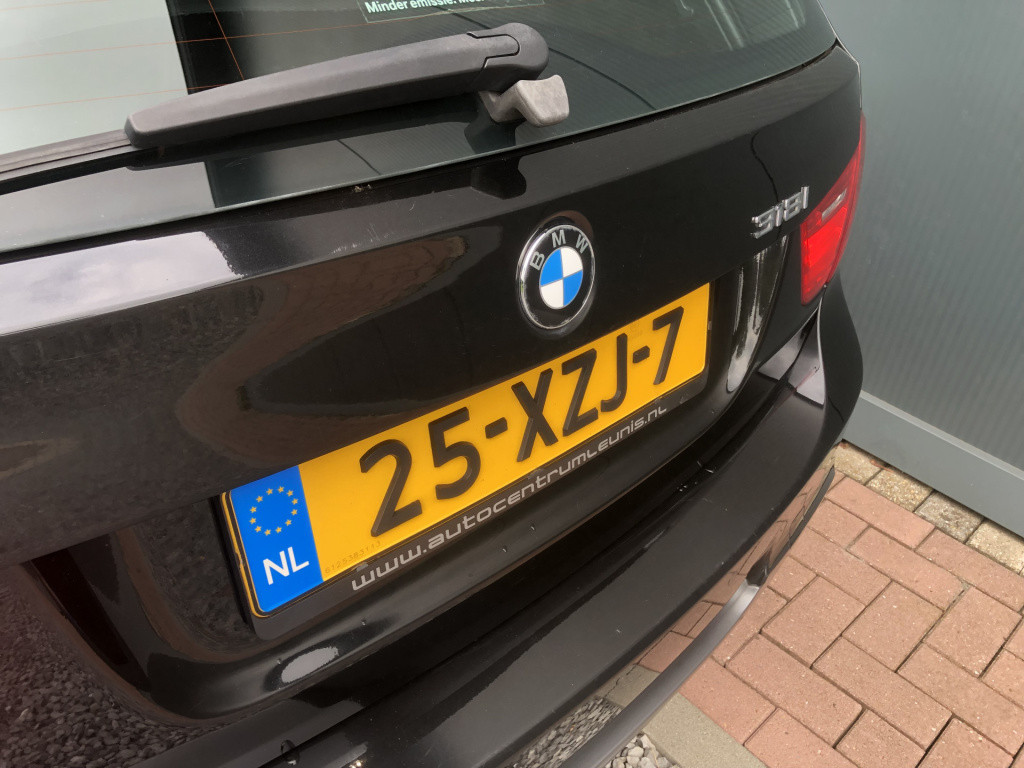 BMW 3-serie touring 318i high executive m-sport edition