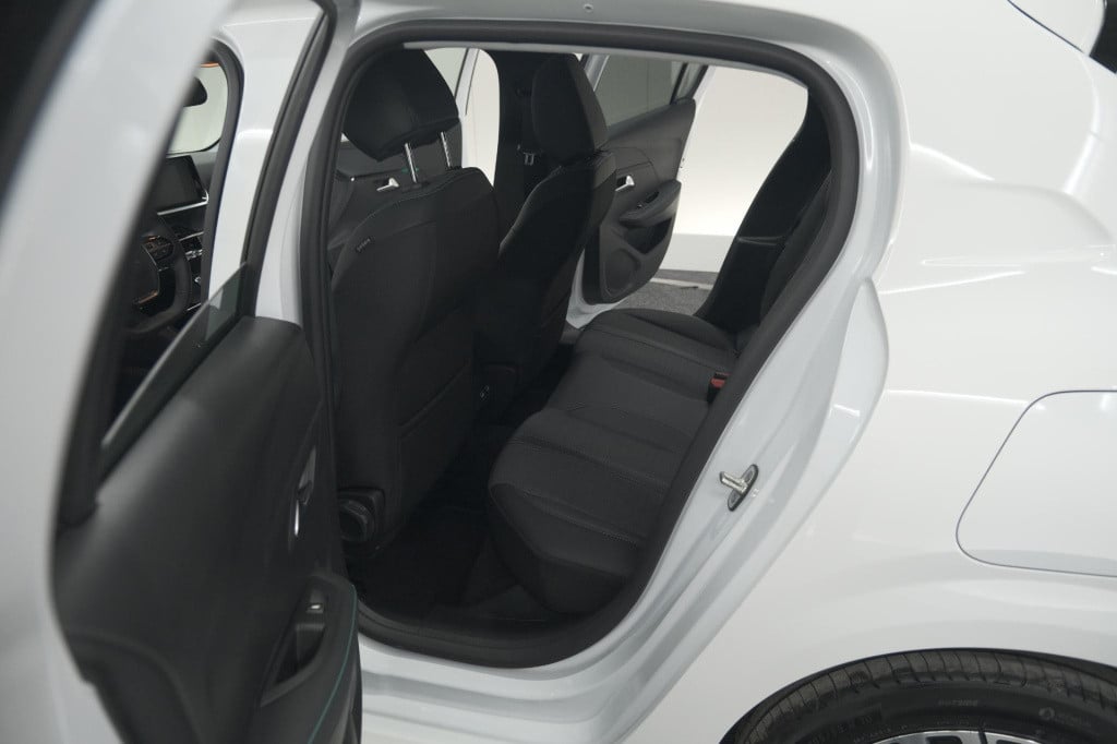 Peugeot 208 puretech 100 allure | adaptieve cruise control | camera | apple