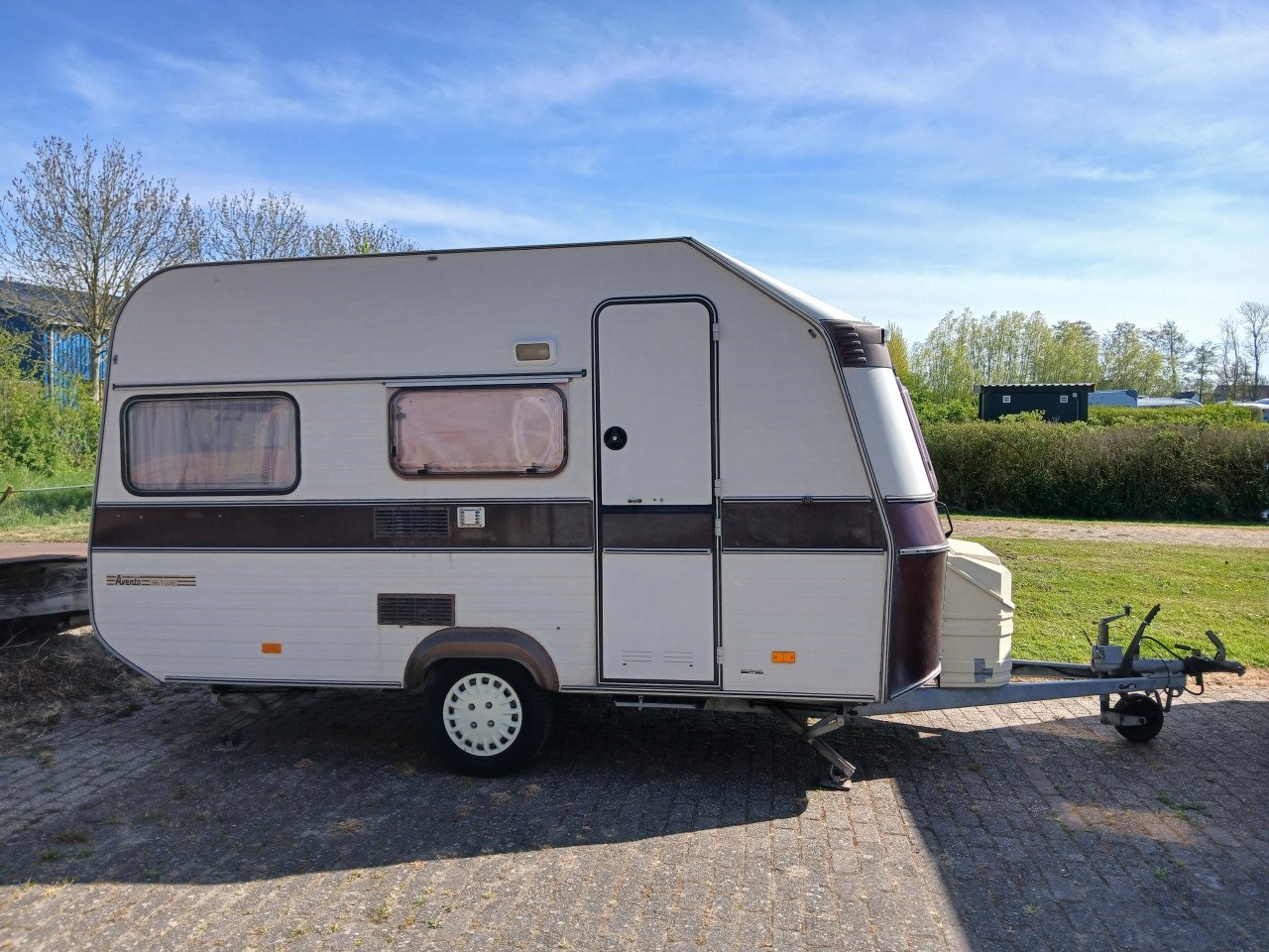Caravan Avento 395 T Luxe (stapelbed)