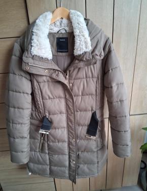 MOOIE  NETTE  WINTERJAS. maat 40.  + NETTE ZWARTE WINTERJAS. SAMEN 10