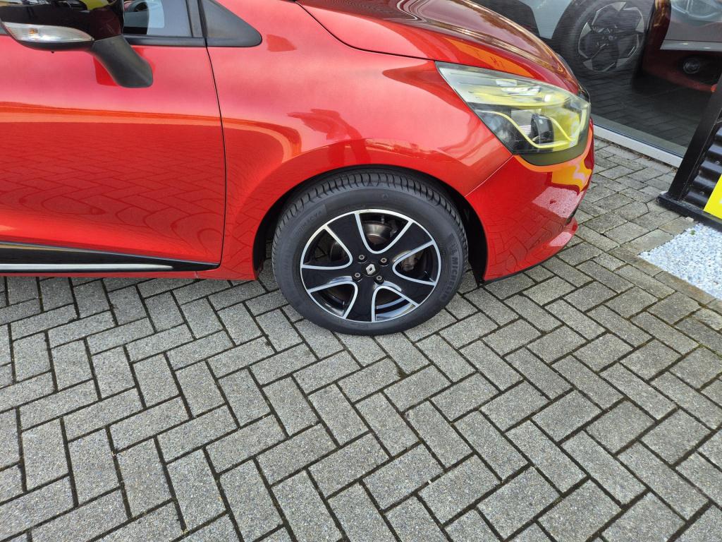 Renault Clio tce 90 expression airco, bluetooth, navigatie, cruise control,