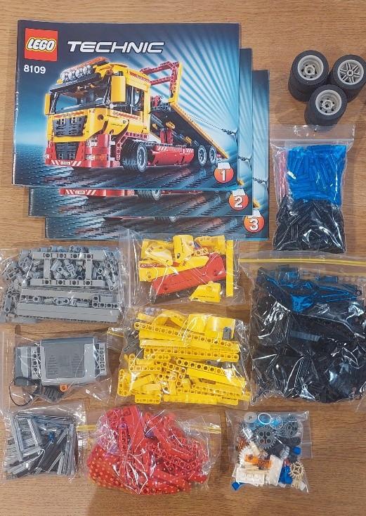 Lego technic Flatbed/Tow truck/Road Service 8109