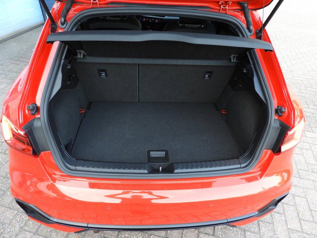 Audi A1 Sportback 35 tfsi s line edition one 1.5 tsi (4 cilinder) bang&oluf