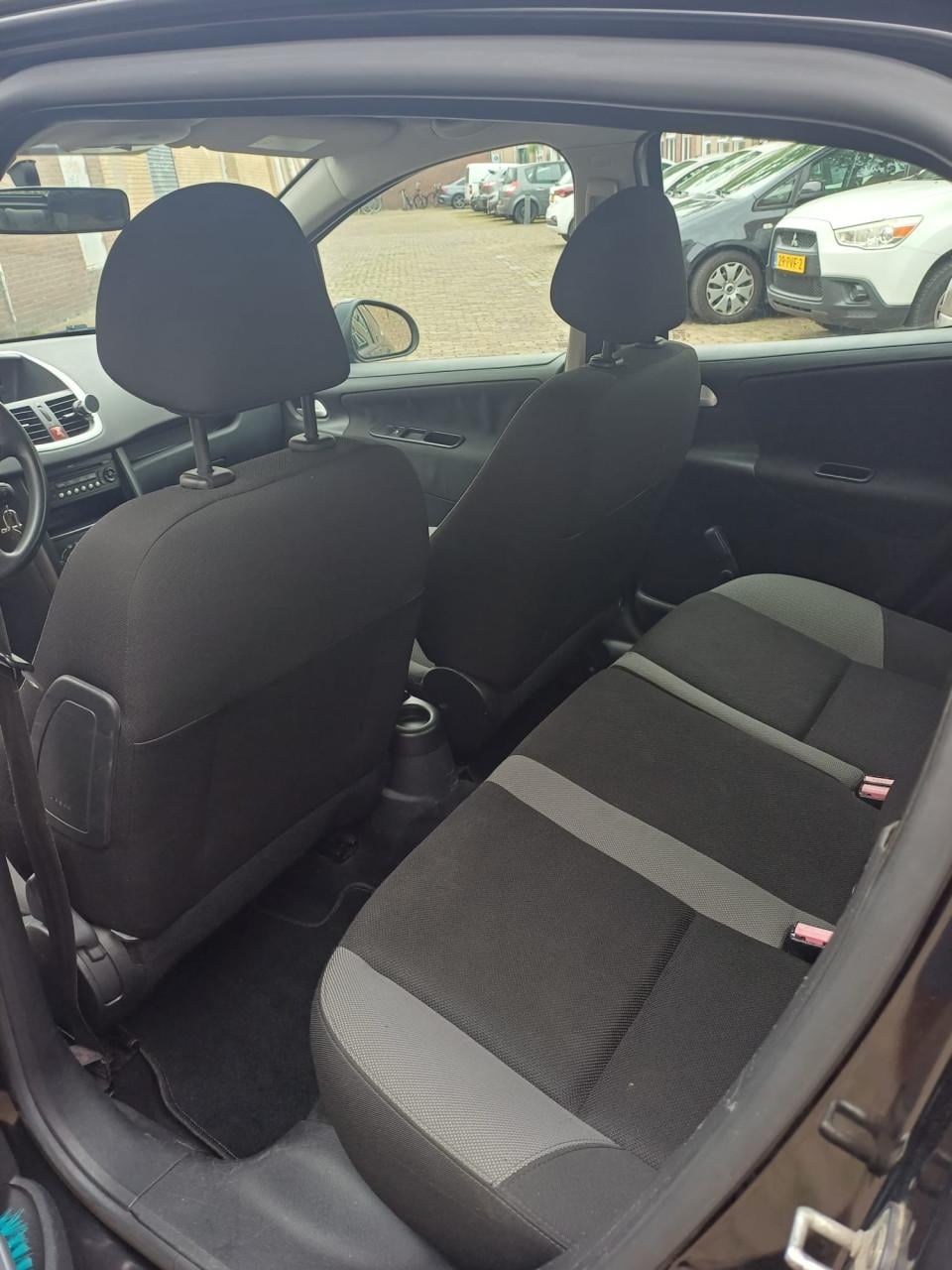Te koop zwarte peugeot 207