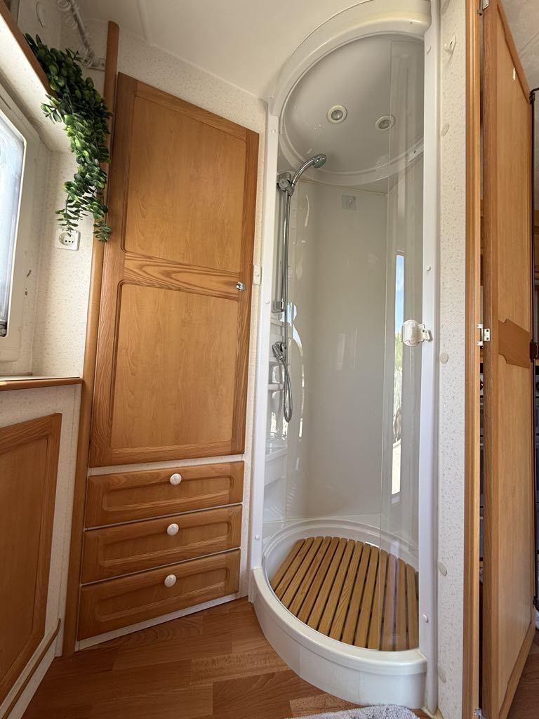 Zeer luxe Elddis crusador hurricane 2004 met lichte hagelschade