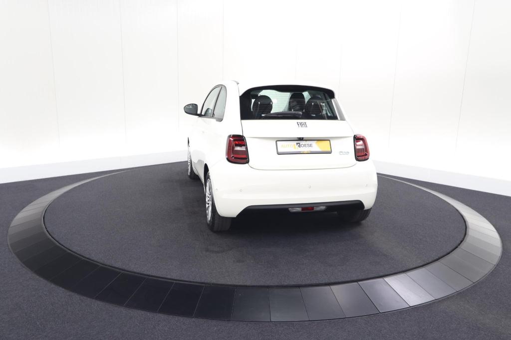 Fiat 500 urban 42 kwh | soh 96.8% | 3 fase laadfunctie | camera | apple car