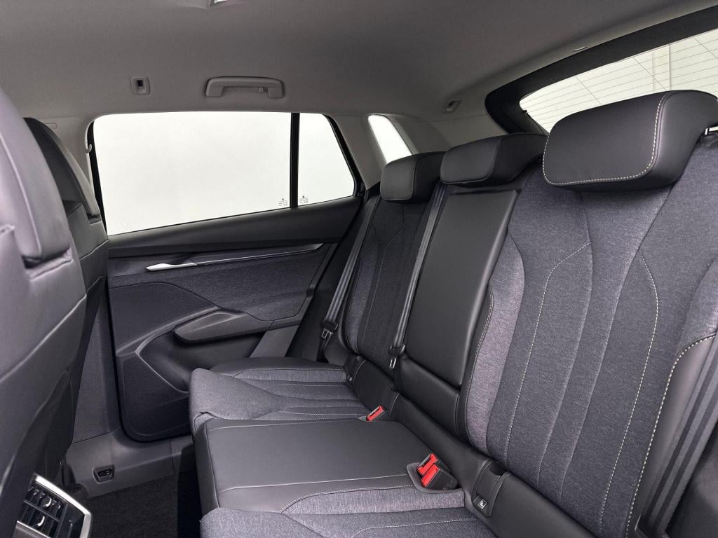 Skoda Elroq business edition tour elektromotor 150 kw / 204 pk