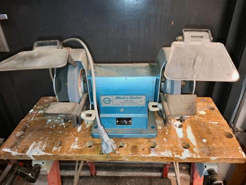 Tafelslijpmachine Black en Decker