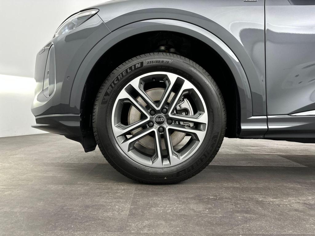 Audi Q5 advanced edition e-hybrid 220 kw / 299 pk suv 7 ve