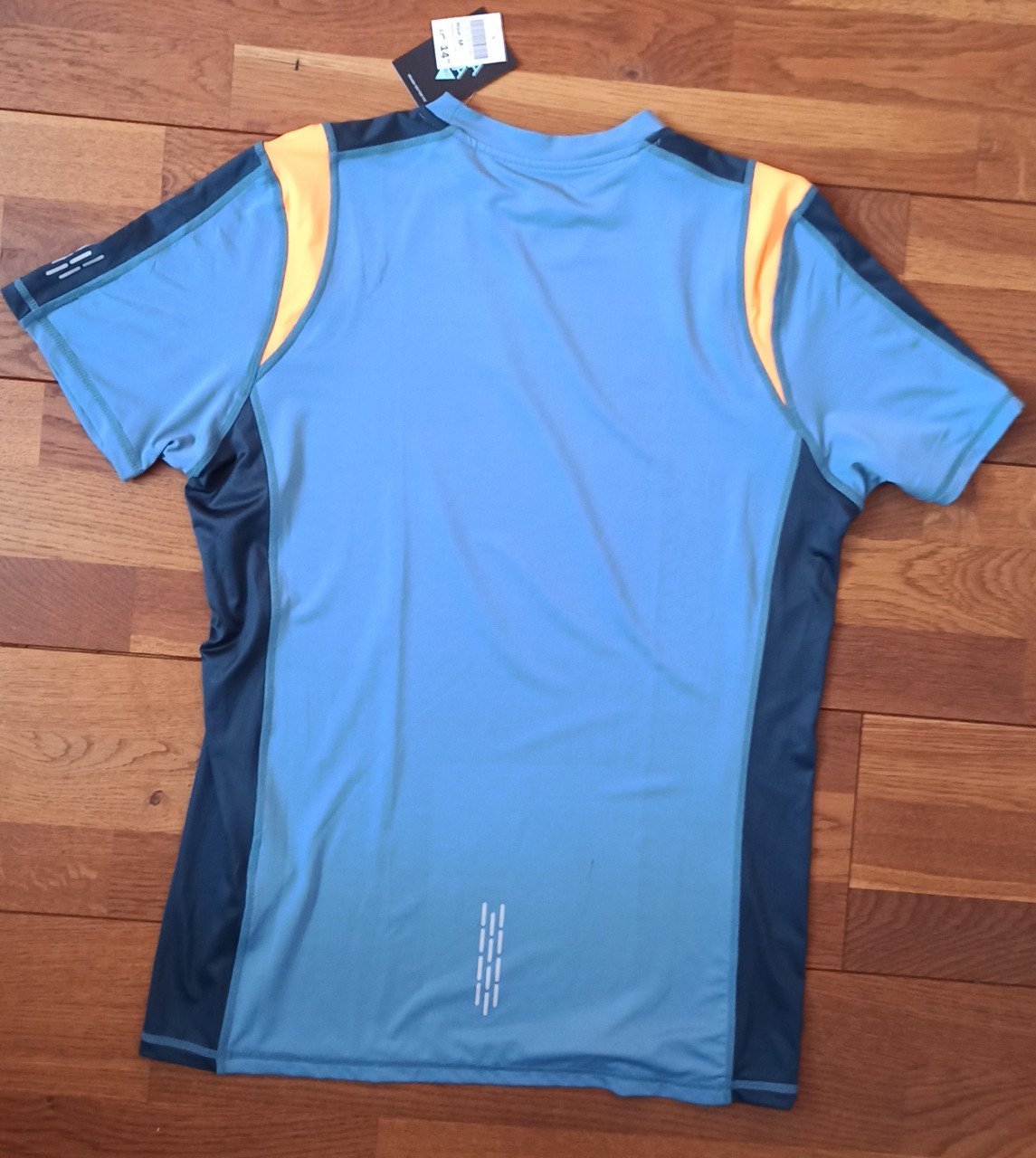 2 st. voor €10 - 2 x Nieuwe Osaga sport heren T-shirts