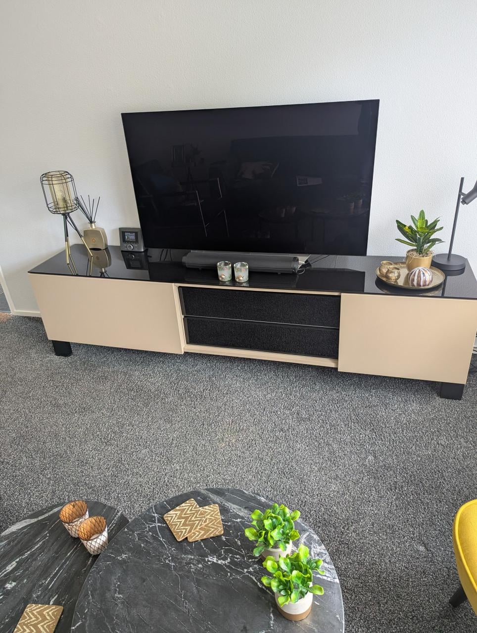 Dressette (kast) en TV-kast of hangpodium