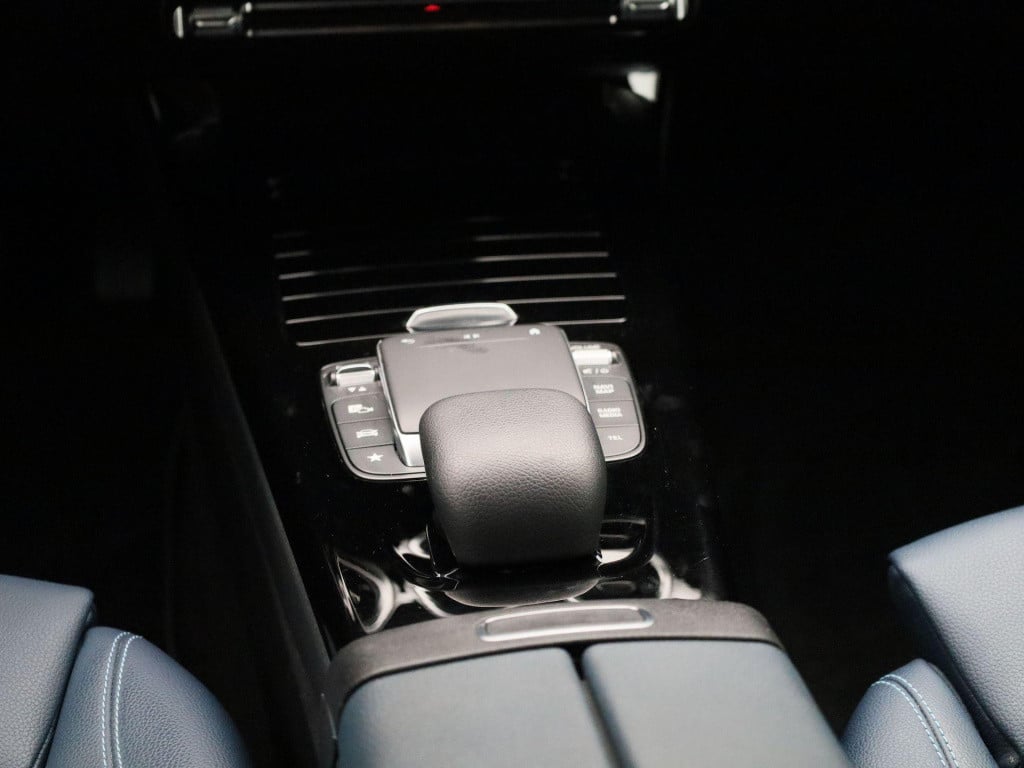 Mercedes-Benz A-Klasse 200 business solution plus | automaat | half leder |