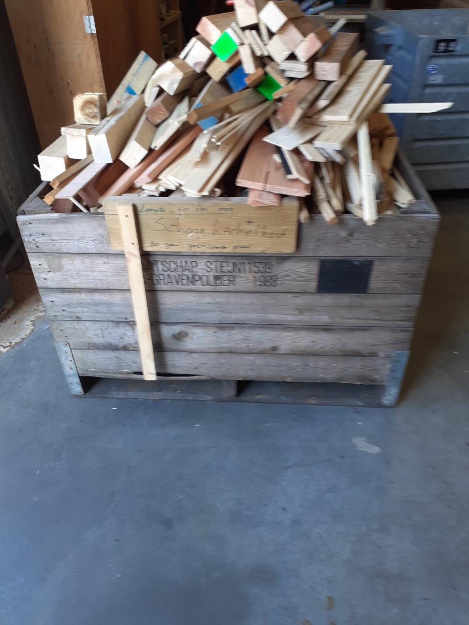 Kist kachelhout voor 10 euro