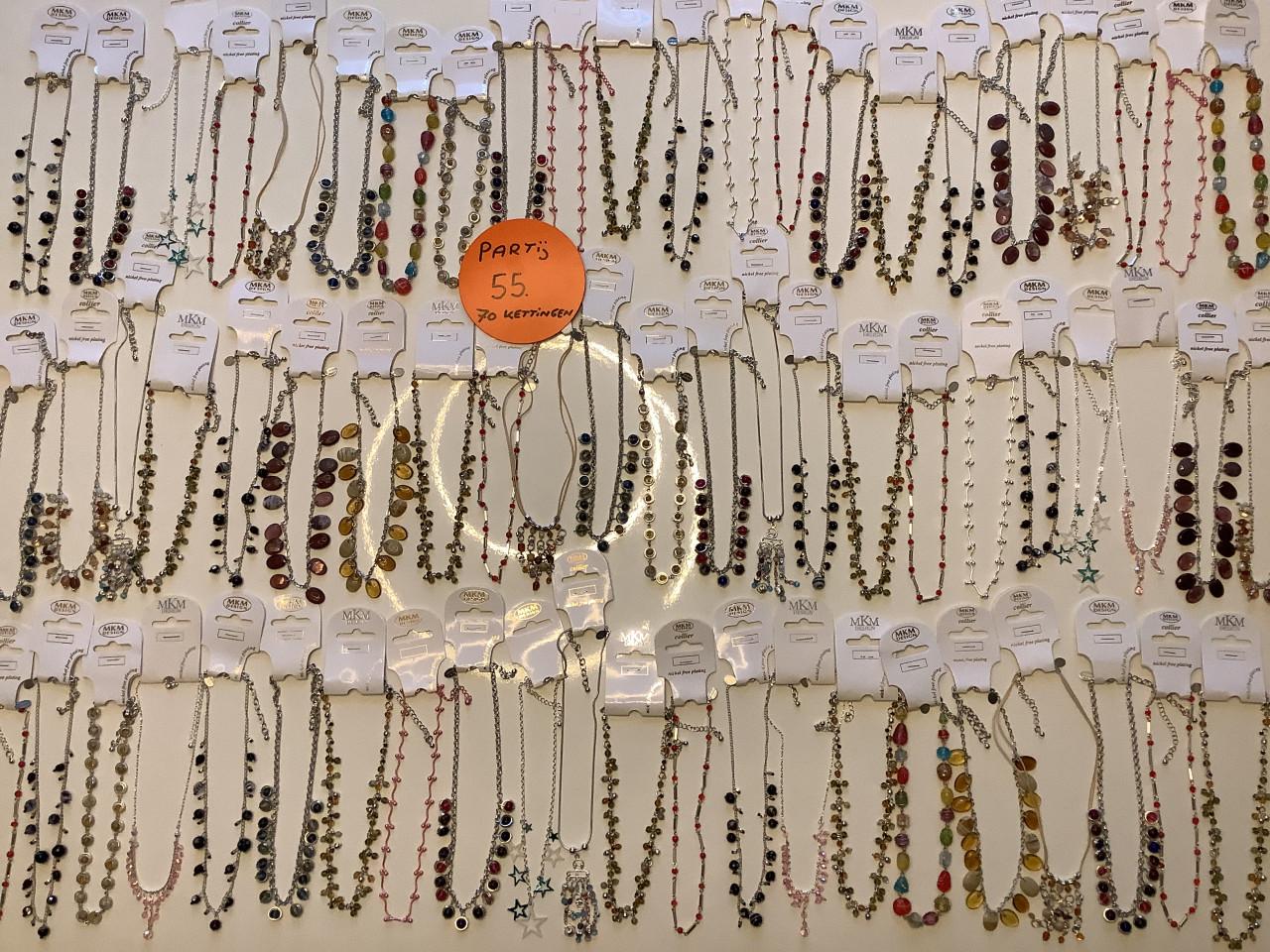 Partij mooie MKM Design kettingen. ( partij 55)
