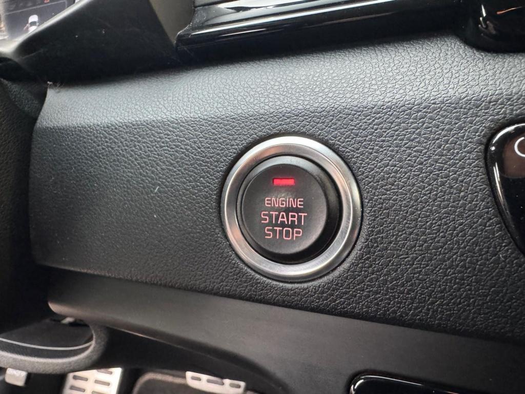 Kia Niro 1.6 gdi hybride - stoelverwarming - stuurwielverwarming - leer