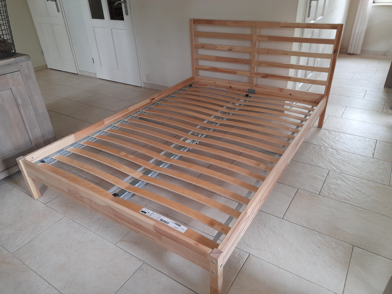 2 Persoons bed 140 x 200 (in goede nette staat )