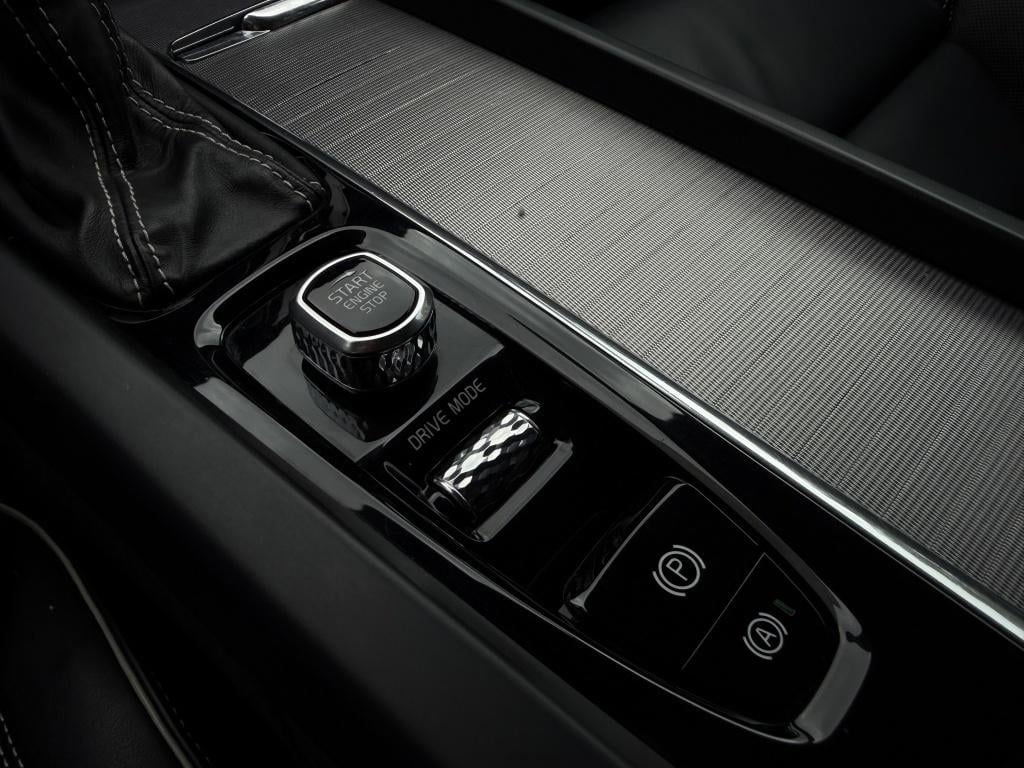 Volvo XC60 2.0 t4 r-design - liefhebbersauto! -