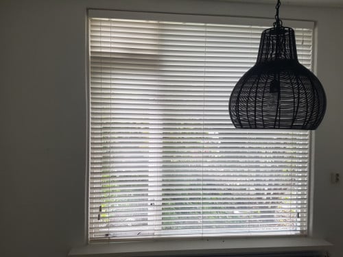 Zwarte metalen lamp