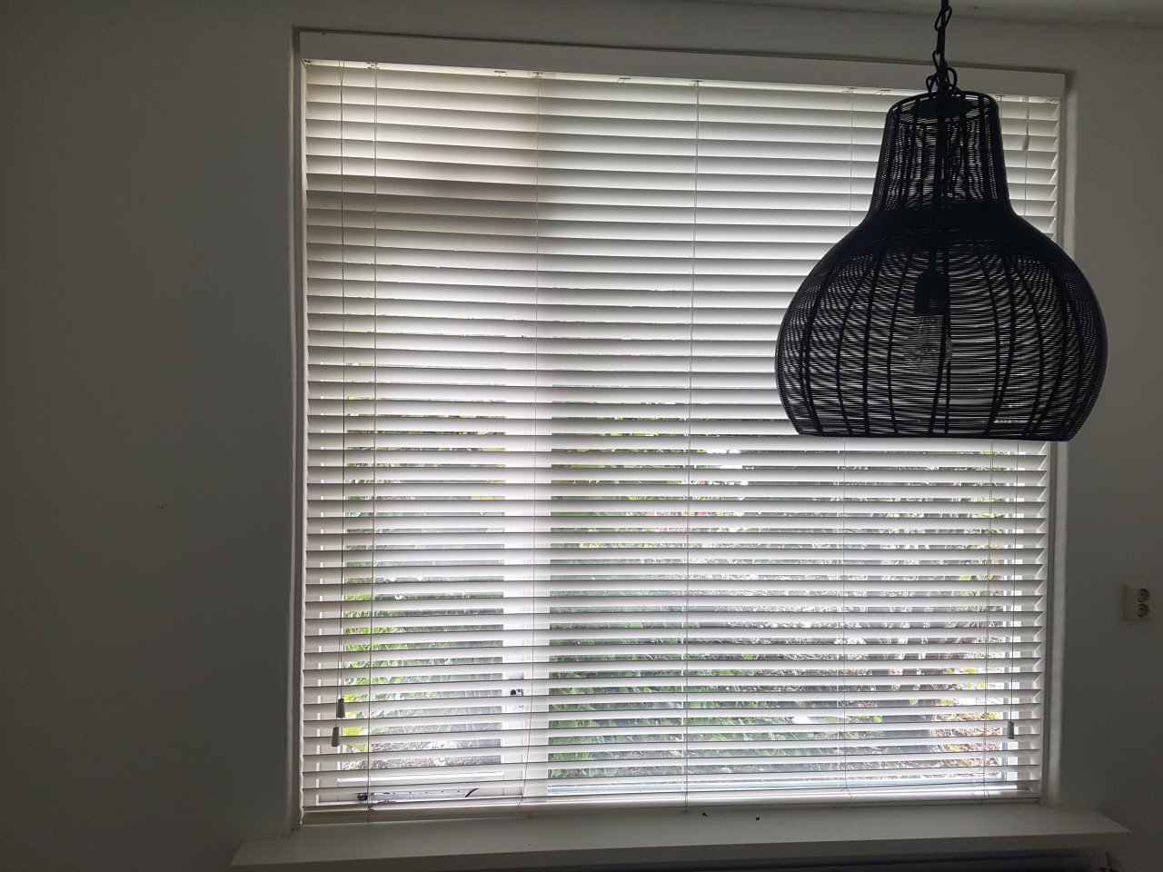 Zwarte metalen lamp