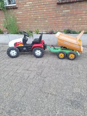 Steyer traptrekker met Joskin kar