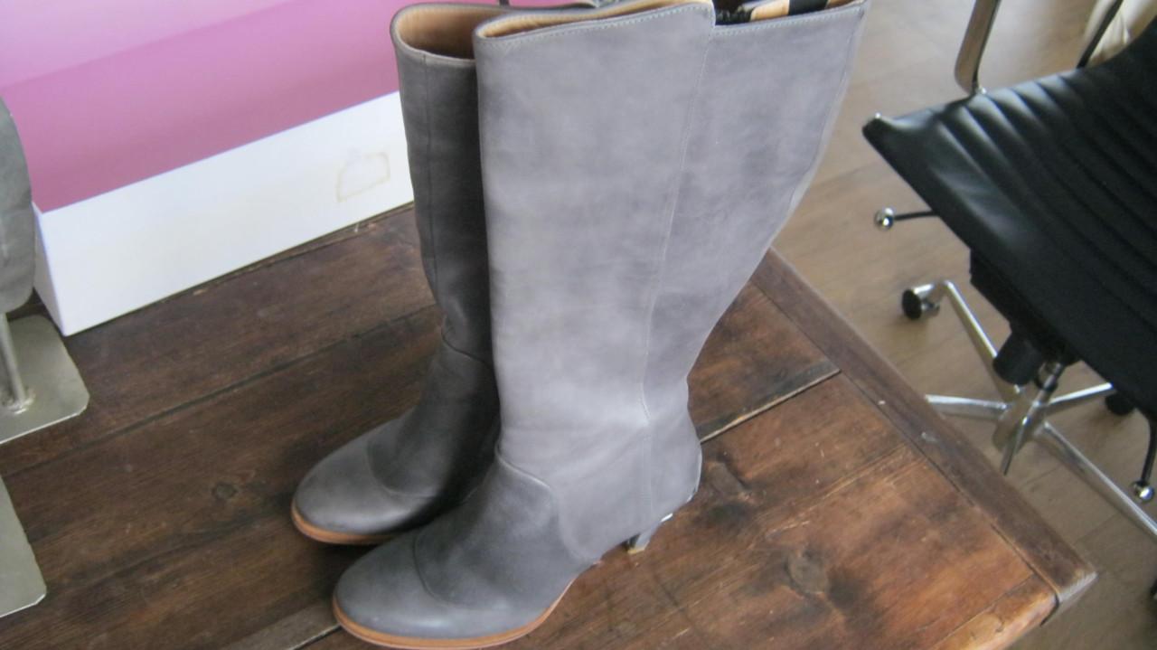 NIEUW LAARZEN MAAT 38 VOOR 50 EURO