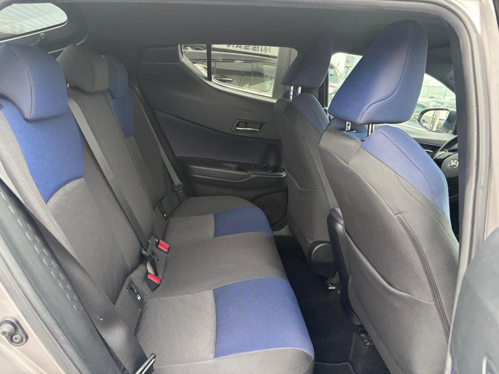 Toyota C-hr 1.8 hybrid 122pk executive, stoel en stuurverwarming