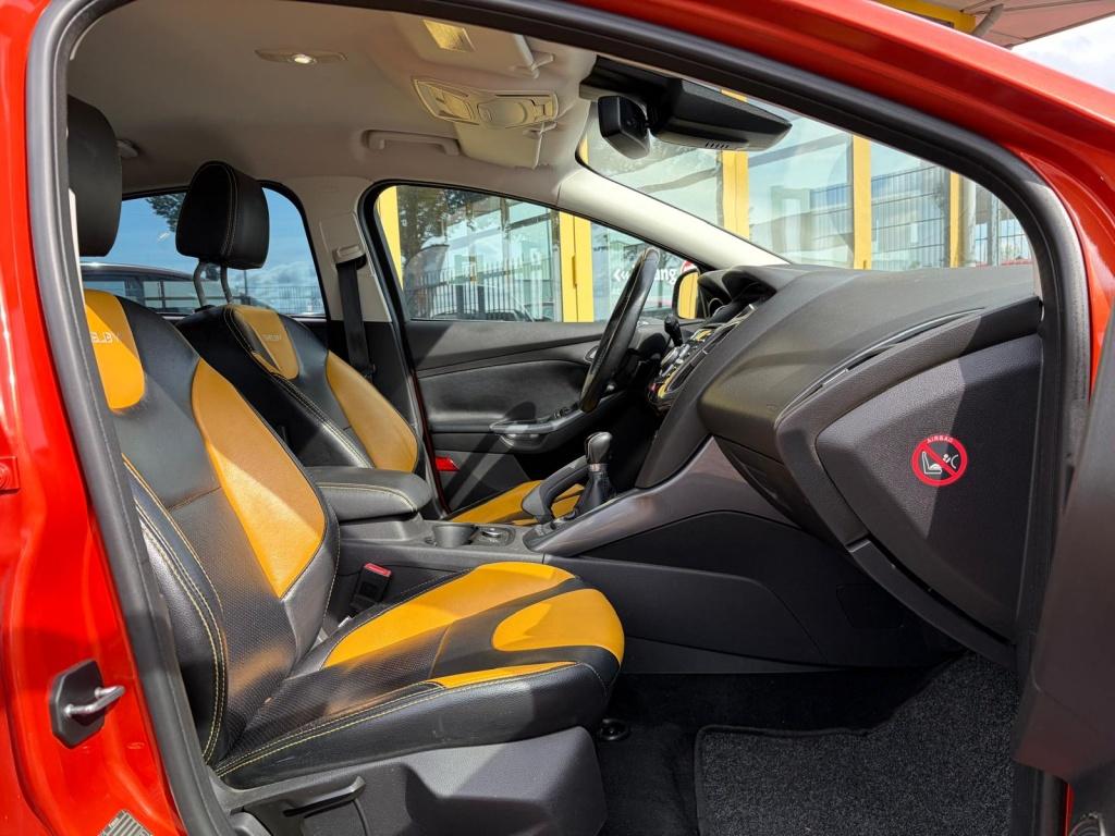Ford Focus 1.6 ti-vct titanium
