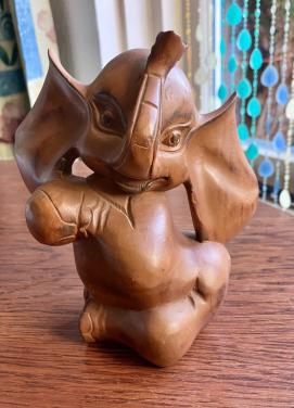 Disney’s  Dombo met bal, hout