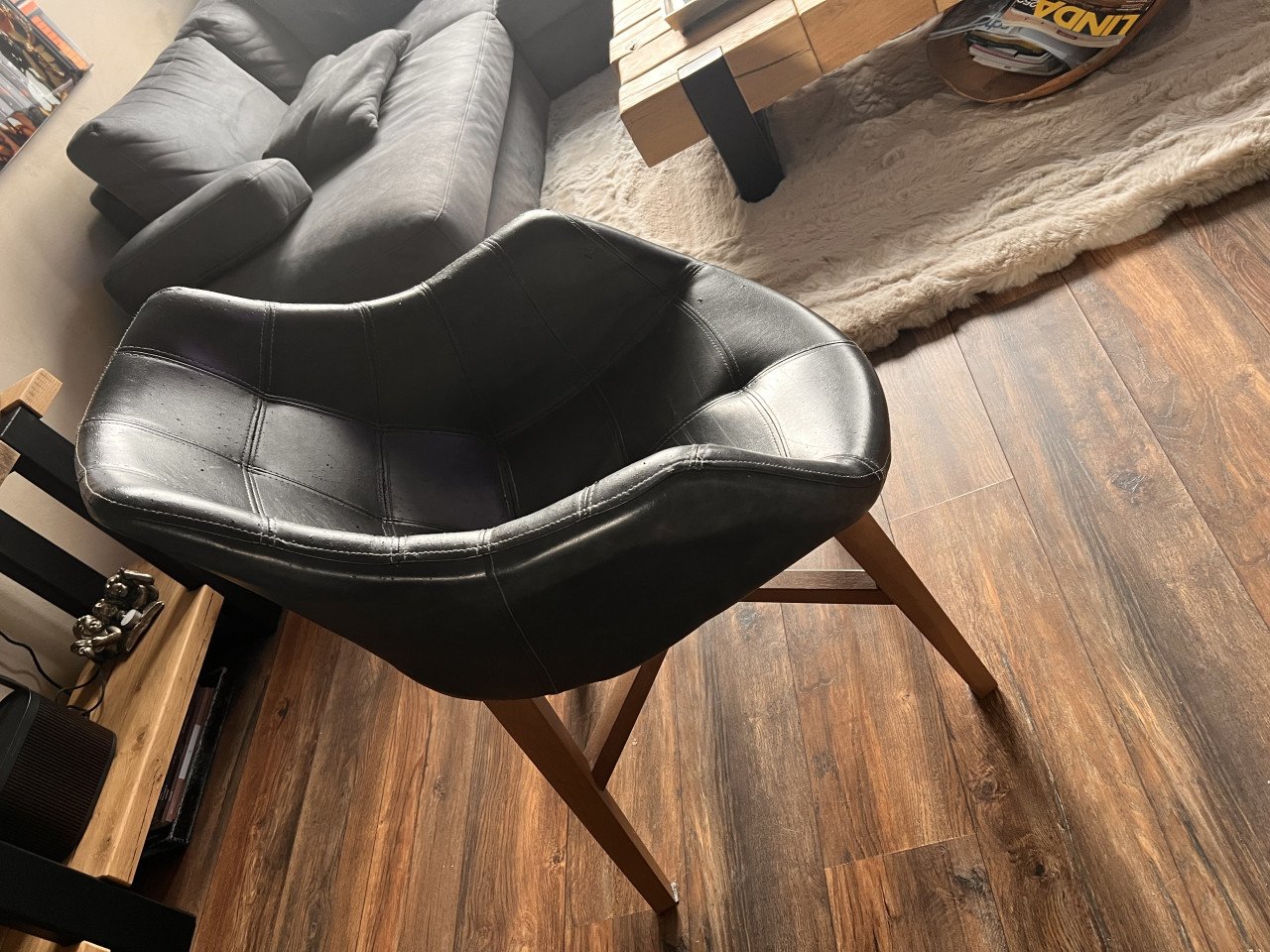 Te koop 5x eetkamerstoel samen €50