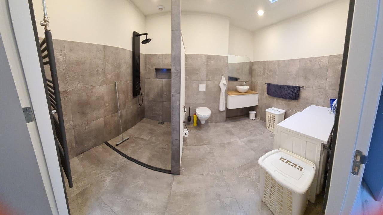 Beschikbaar per 1 juni a.s. benedenappartement 100 m2 gemeubileerde verhuur
