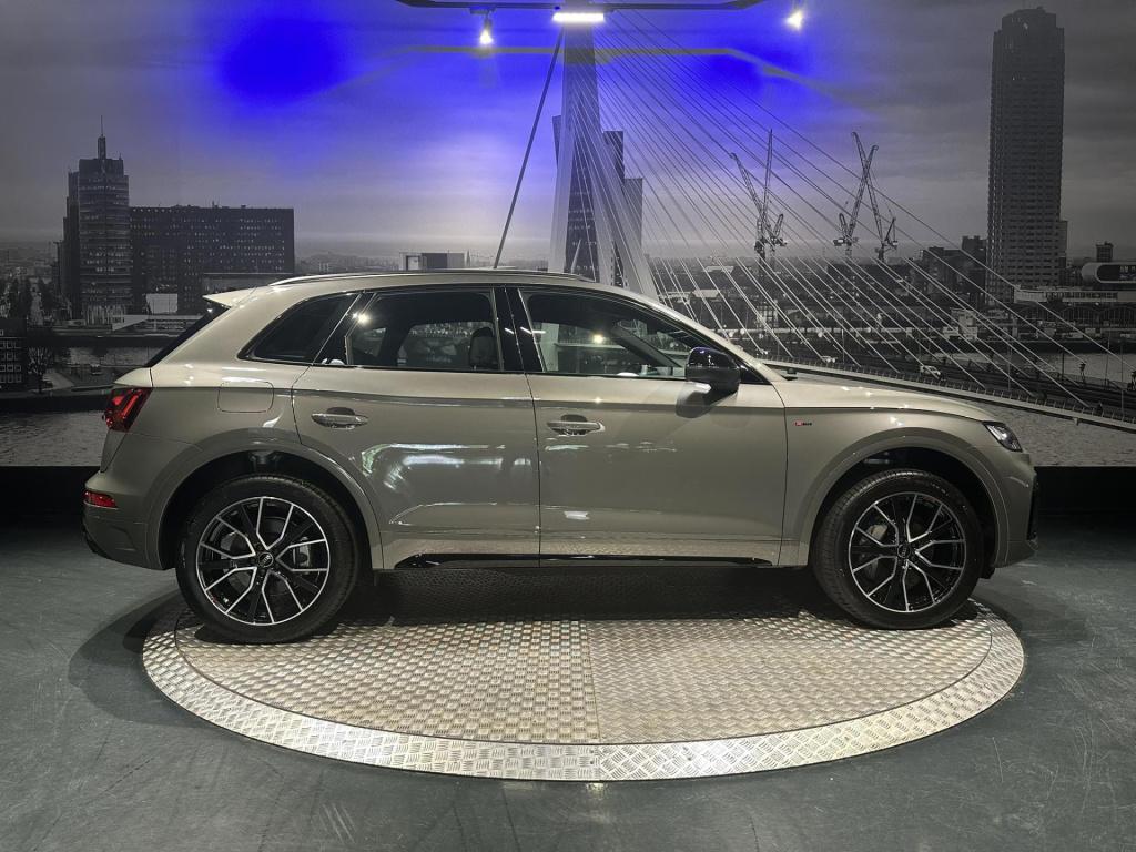 Audi Q5 50 tfsi e s edition competition *keyless*camera*chronosgrey*trekhaa