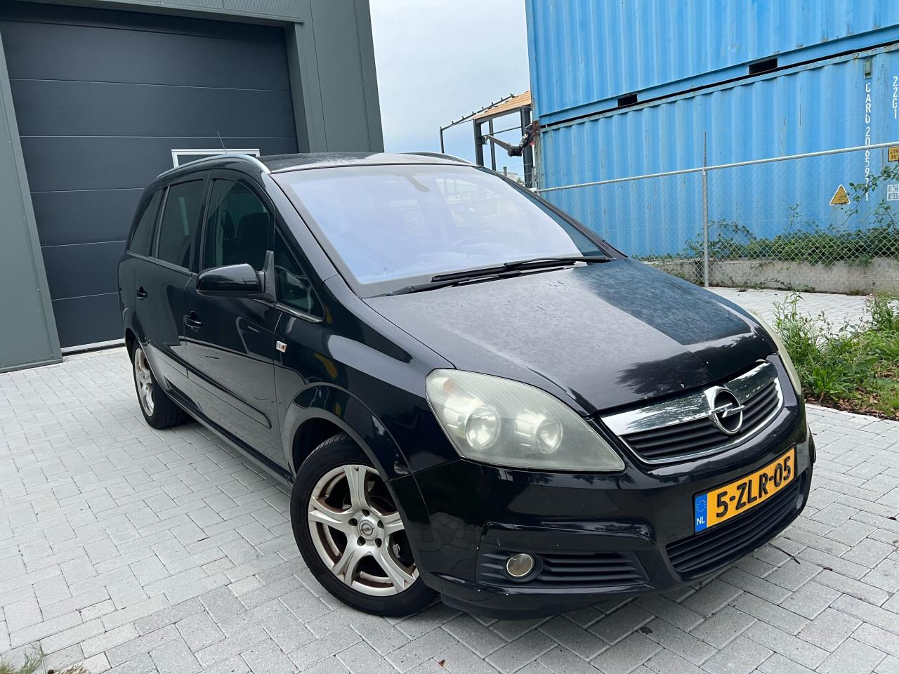 Opel Zafira 1.8 Essentia 7 zitter Jaar apk